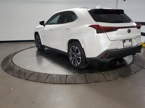 2025 Lexus UX 300h Premium