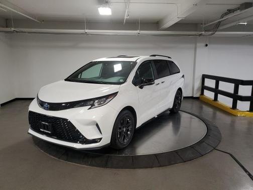 2025 Toyota Sienna XSE 7 Passenger