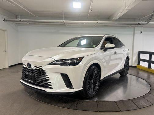 Pear 2025 Lexus RX 350h Premium