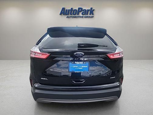 Agate Black Metallic 2023 Ford Edge SEL