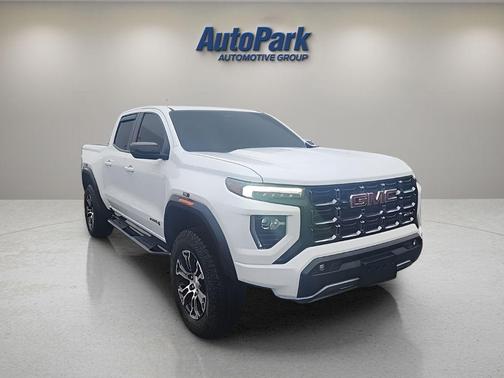 Summit White 2023 GMC Canyon AT4