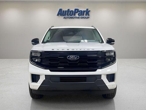 White Metallic 2026 Ford Expedition Max Active 4x4