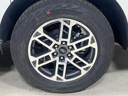 White Metallic 2026 Ford Expedition Max Active 4x4