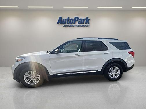 White Metallic 2024 Ford Explorer XLT