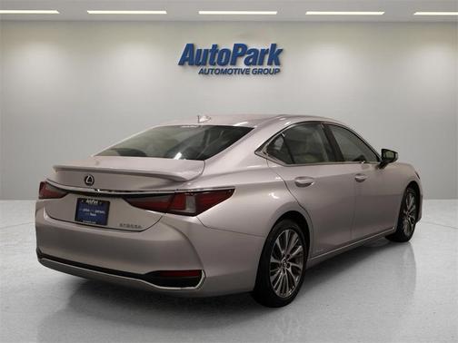 2020 Lexus ES 300h Base