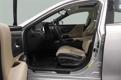 2020 Lexus ES 300h Base