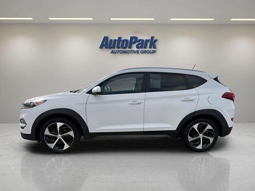 Winter White 2016 Hyundai TUCSON Sport