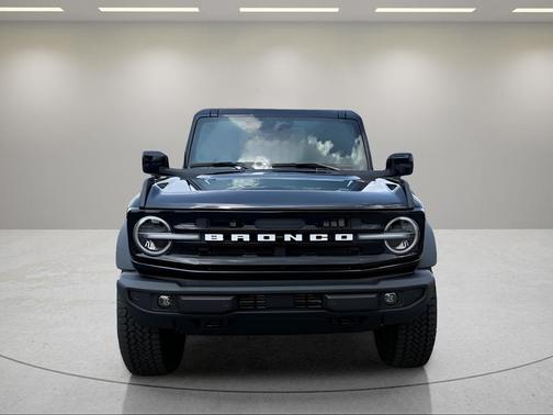Shadow Black 2026 Ford Bronco Outer Banks