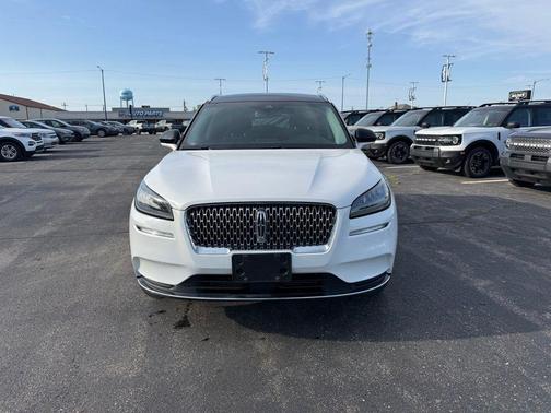 White Metallic 2022 Lincoln Corsair Standard