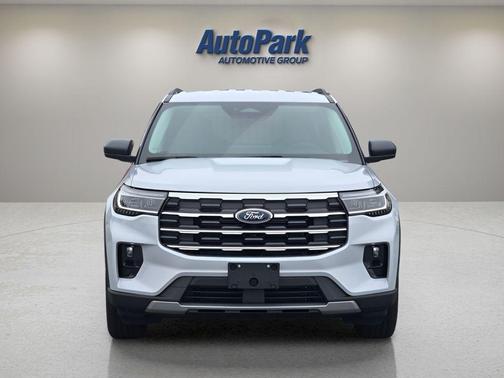 Space White Metallic 2026 Ford Explorer Active