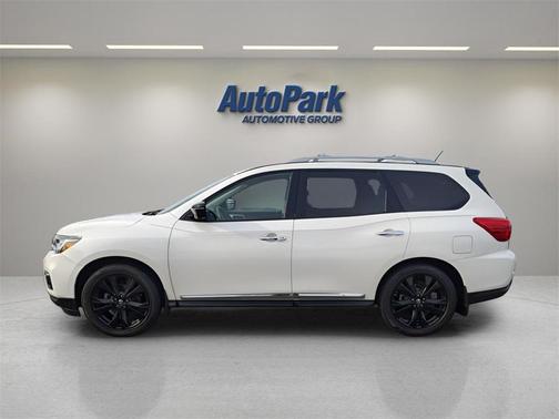 2017 Nissan Pathfinder Platinum
