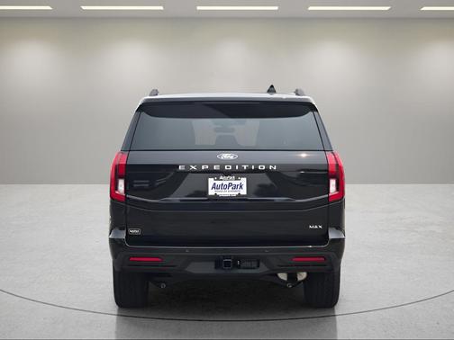 Agate Black Metallic 2027 Ford Expedition Max Active 4x4