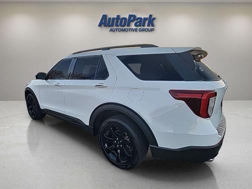 White Metallic 2024 Ford Explorer ST-Line