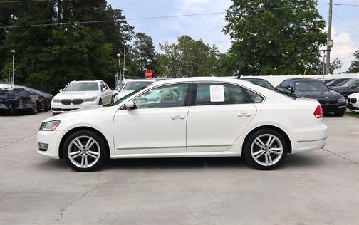 Candy White 2014 Volkswagen Passat 2.0L TDI DSG SE w/Sunroof