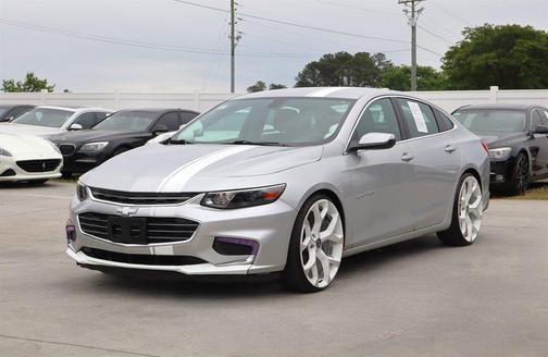 Silver Ice Metallic 2017 Chevrolet Malibu 1LT