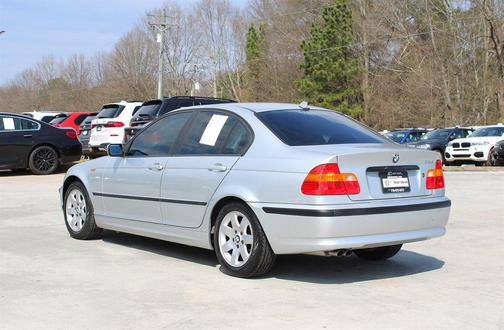 2005 BMW 325 325i