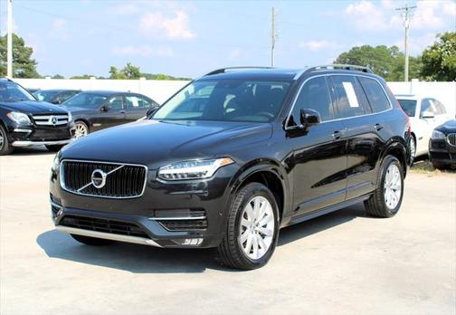 2016 Volvo XC90 T6 Momentum