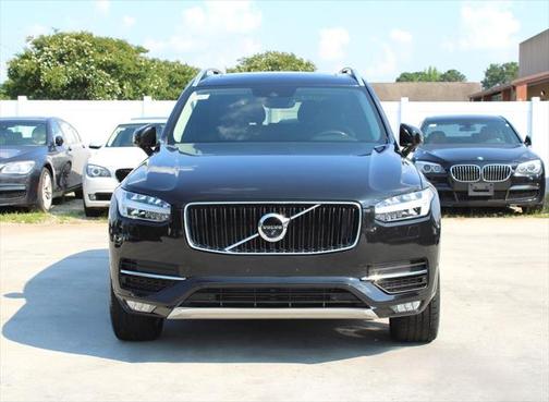 2016 Volvo XC90 T6 Momentum