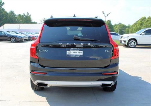 2016 Volvo XC90 T6 Momentum