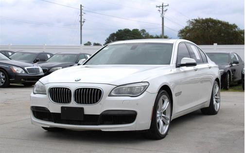 2013 BMW 740 740i