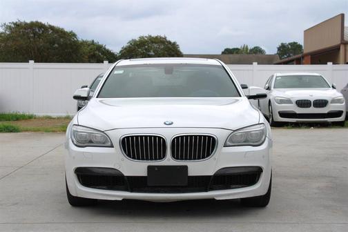2013 BMW 740 740i