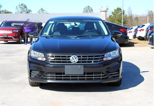 2017 Volkswagen Passat 1.8T R-Line w/Comfort