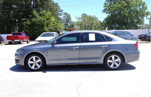 Platinum Gray Metallic 2013 Volkswagen Passat 2.0 TDI SE w/ Sunroof