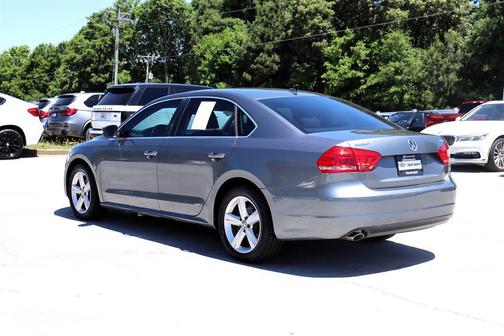 Platinum Gray Metallic 2013 Volkswagen Passat 2.0 TDI SE w/ Sunroof