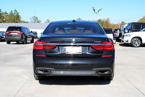 2018 BMW 740 740i