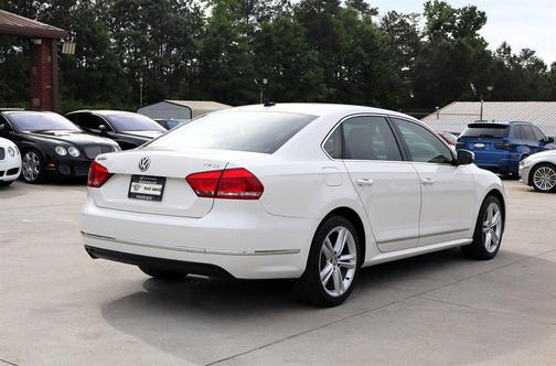 Candy White 2013 Volkswagen Passat 2.0 TDI SE w/ Sunroof