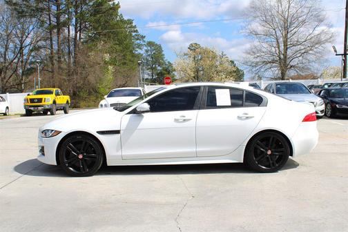 2017 Jaguar XE 35t R-Sport