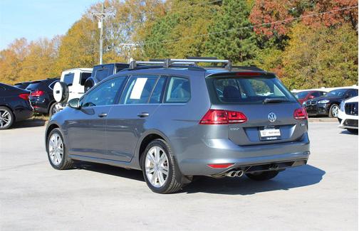 2015 Volkswagen Golf SportWagen TDI SE 4-Door