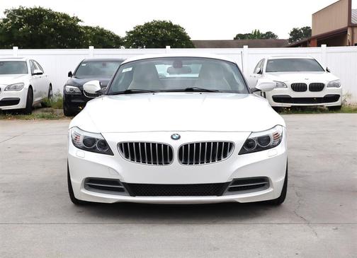 Alpine White 2010 BMW Z4 sDrive35i