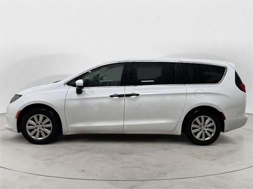 2020 Chrysler Voyager L