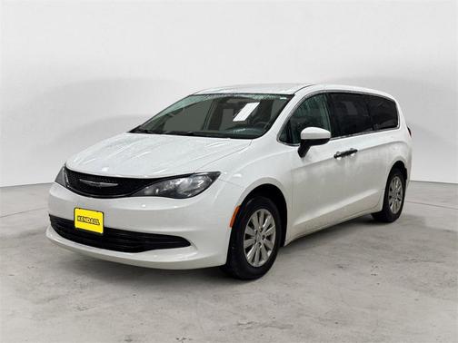 2020 Chrysler Voyager L