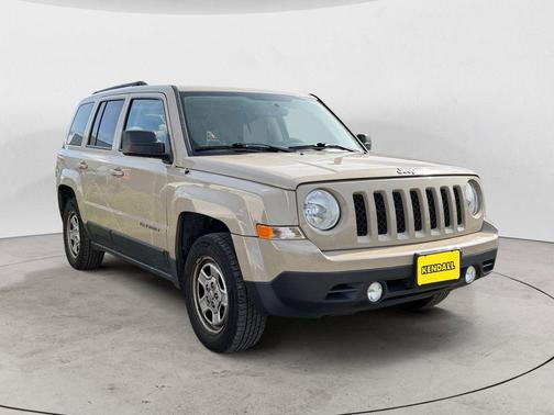 Mojave Sand Clearcoat 2017 Jeep Patriot Sport