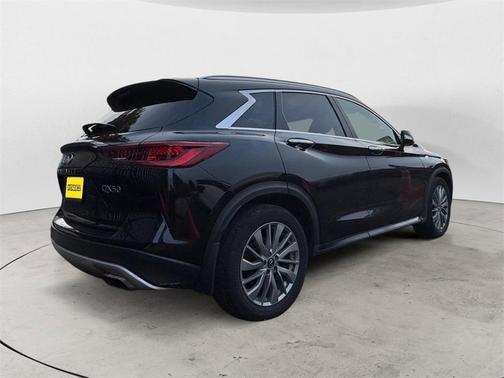 2023 INFINITI QX50 LUXE AWD