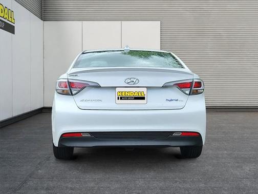 2017 Hyundai SONATA Hybrid SE
