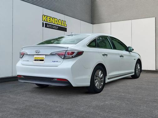 2017 Hyundai SONATA Hybrid SE