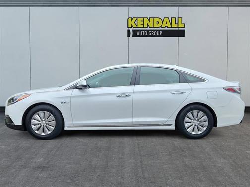 2017 Hyundai SONATA Hybrid SE