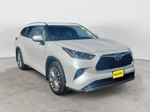 Wind Chill Pearl 2024 Toyota Highlander Platinum