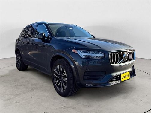2021 Volvo XC90 T6 Momentum