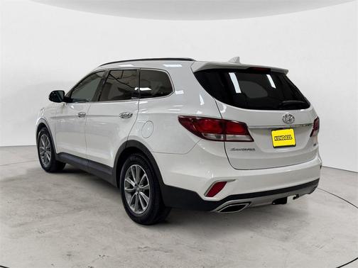 2017 Hyundai SANTA FE SE