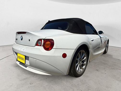 Alpine White 2003 BMW Z4 2.5i Roadster