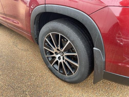 2017 Toyota Highlander SE