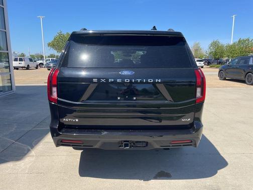 Agate Black Metallic 2025 Ford Expedition Max Active 4x4