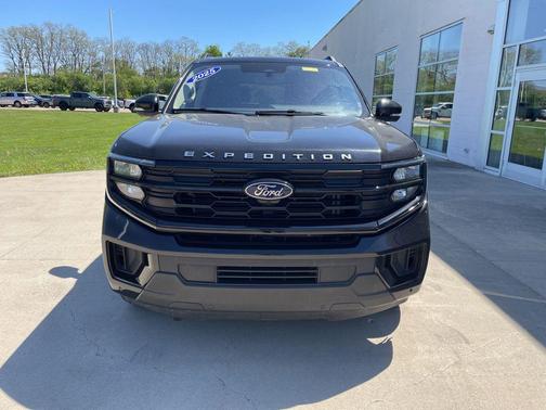 Agate Black Metallic 2025 Ford Expedition Max Active 4x4