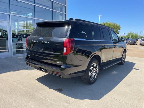Agate Black Metallic 2025 Ford Expedition Max Active 4x4