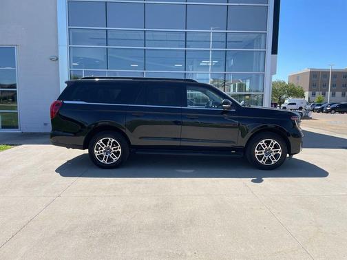 Agate Black Metallic 2025 Ford Expedition Max Active 4x4
