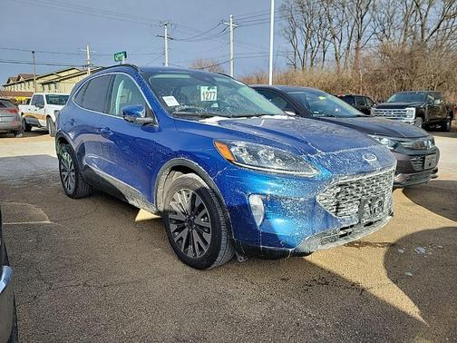 2022 Ford Escape Titanium